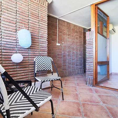 Ocean Views & Remote Work Apartment