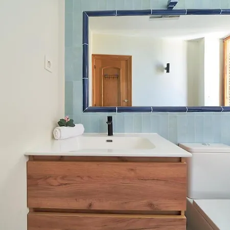Apartment Ocean Views & Remote Work *