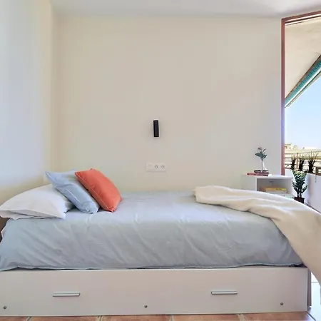 Ocean Views & Remote Work * 托雷莫利诺斯